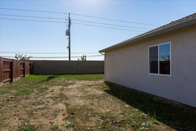 2204 Rick Dr, Marysville, CA 95901