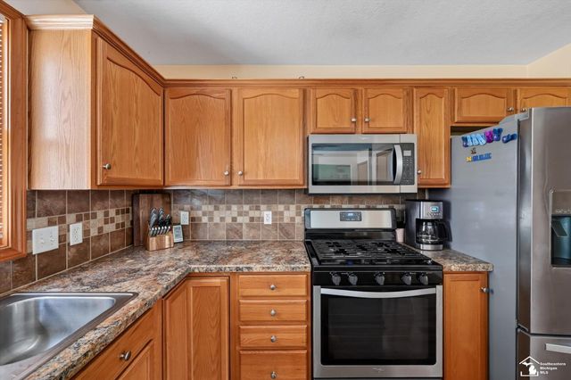 9078 Village Meadows Drive, Temperance, MI 48182