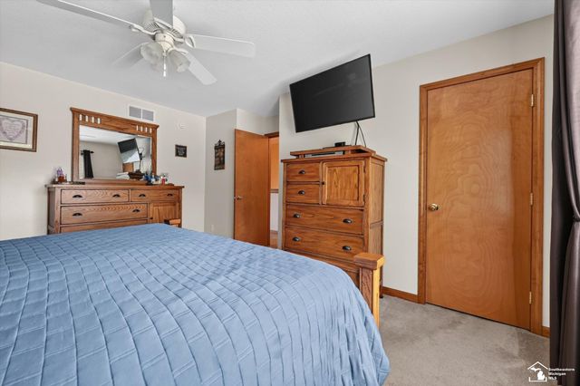 9078 Village Meadows Drive, Temperance, MI 48182