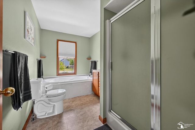 9078 Village Meadows Drive, Temperance, MI 48182