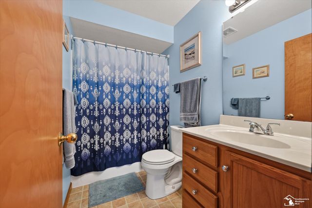 9078 Village Meadows Drive, Temperance, MI 48182