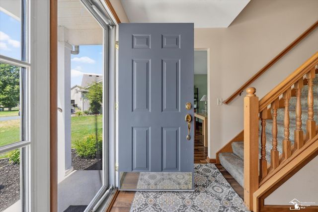 9078 Village Meadows Drive, Temperance, MI 48182