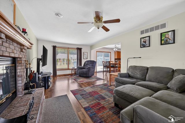 9078 Village Meadows Drive, Temperance, MI 48182