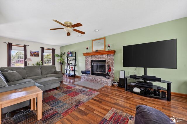 9078 Village Meadows Drive, Temperance, MI 48182