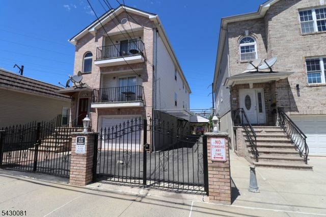 13 Garibaldi Ave, Newark City, NJ 07114