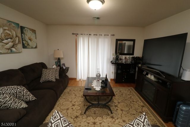 13 Garibaldi Ave, Newark City, NJ 07114