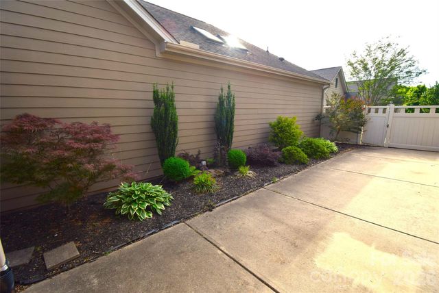 4950 Polo Gate Boulevard, Charlotte, NC 28216