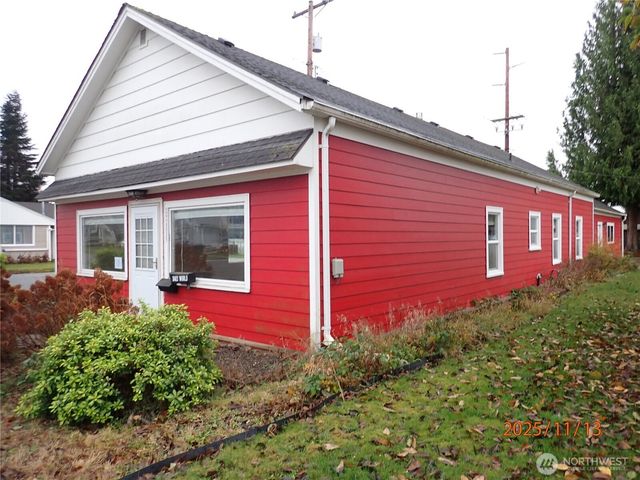 102 W Emerson Avenue, Hoquiam, WA 98550