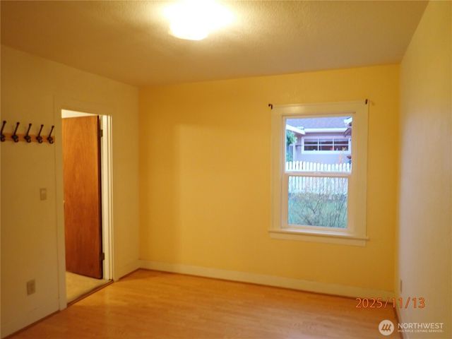 102 W Emerson Avenue, Hoquiam, WA 98550