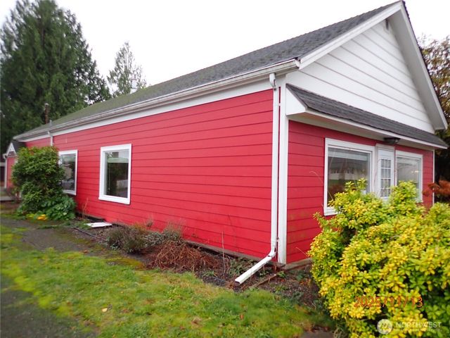 102 W Emerson Avenue, Hoquiam, WA 98550
