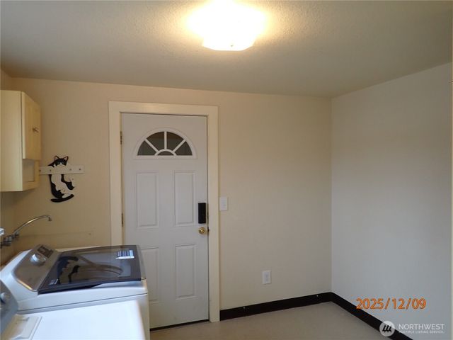 102 W Emerson Avenue, Hoquiam, WA 98550