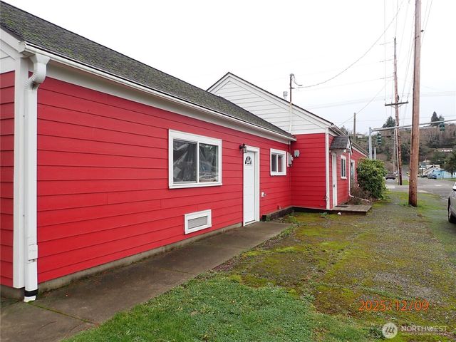 102 W Emerson Avenue, Hoquiam, WA 98550
