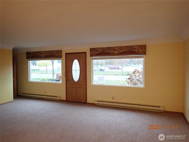 102 W Emerson Avenue, Hoquiam, WA 98550