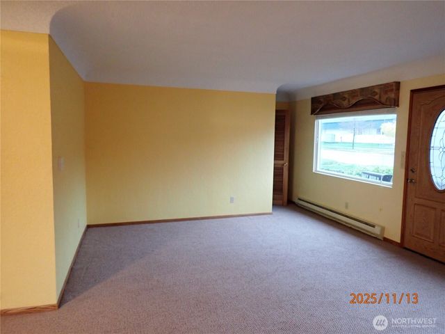 102 W Emerson Avenue, Hoquiam, WA 98550