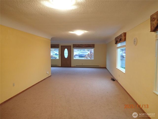 102 W Emerson Avenue, Hoquiam, WA 98550