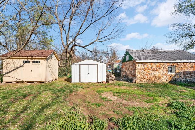 2831 W Latoka Street, Springfield, MO 65807