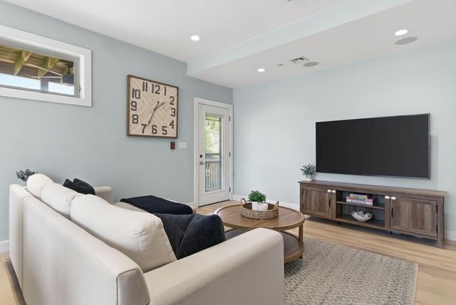 34 Coffey St 3, Boston, MA 02122