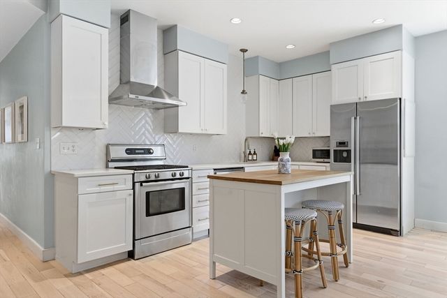 34 Coffey St 3, Boston, MA 02122