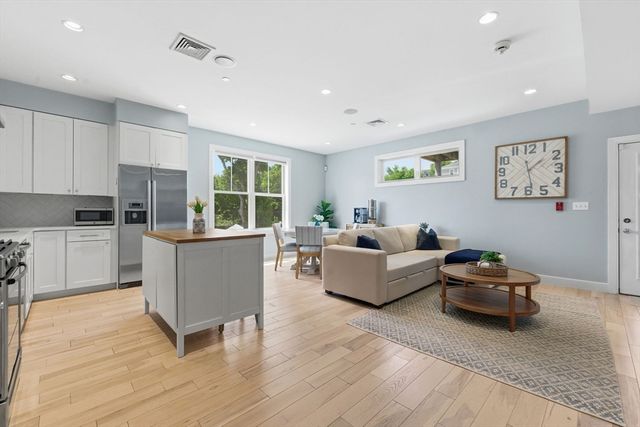 34 Coffey St 3, Boston, MA 02122