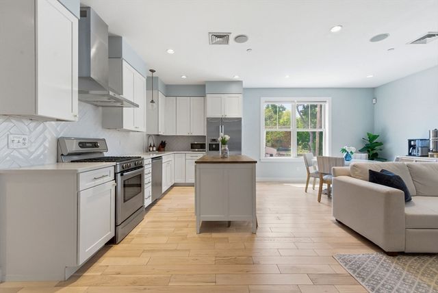 34 Coffey St 3, Boston, MA 02122
