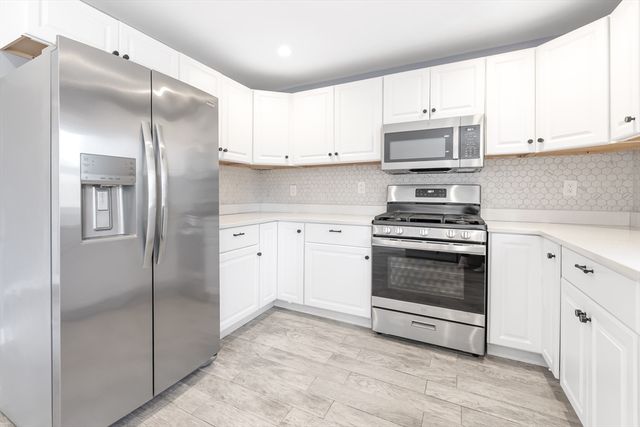 100 Maple Street, Sherborn, MA 01770