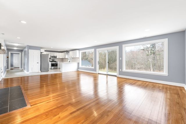 100 Maple Street, Sherborn, MA 01770