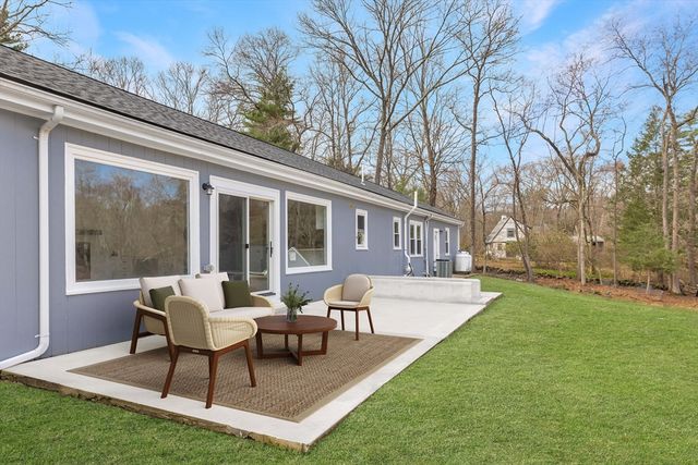 100 Maple Street, Sherborn, MA 01770