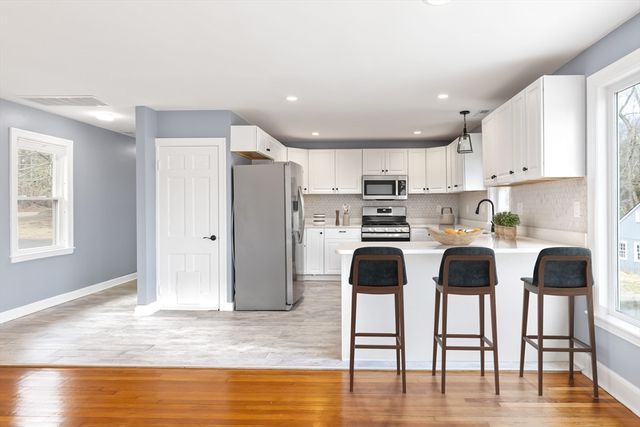 100 Maple Street, Sherborn, MA 01770