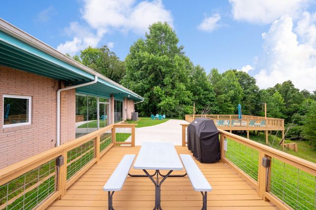 225 Cherokee Trail, Copperhill, TN 37317
