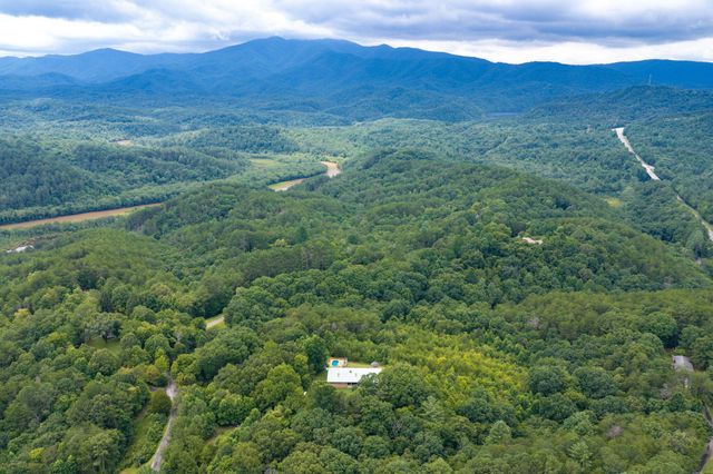 225 Cherokee Trail, Copperhill, TN 37317