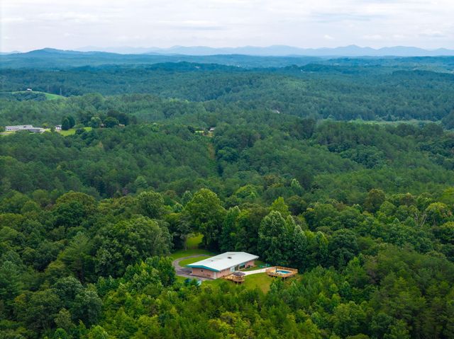 225 Cherokee Trail, Copperhill, TN 37317