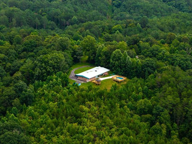 225 Cherokee Trail, Copperhill, TN 37317