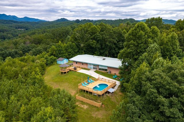 225 Cherokee Trail, Copperhill, TN 37317