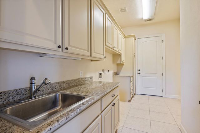 538 Villa Drive, Seabrook, TX 77586