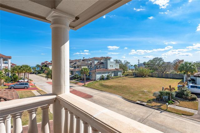 538 Villa Drive, Seabrook, TX 77586