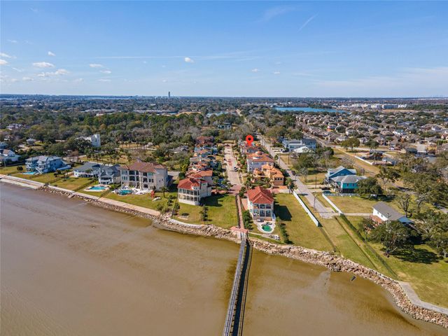 538 Villa Drive, Seabrook, TX 77586