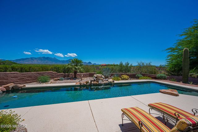 778 E Well Rock Place, Green Valley, AZ 85614