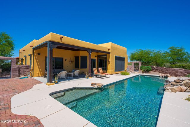 778 E Well Rock Place, Green Valley, AZ 85614