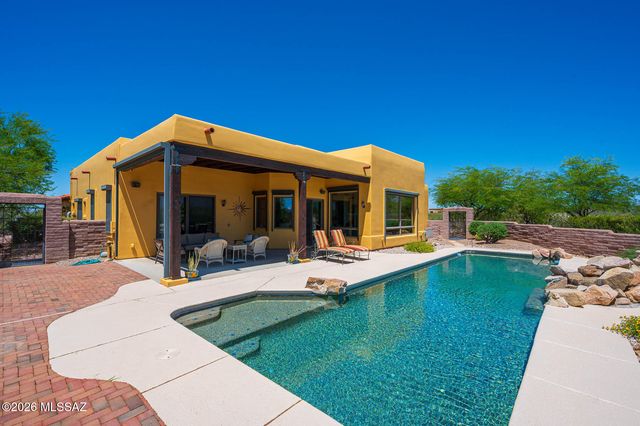 778 E Well Rock Place, Green Valley, AZ 85614