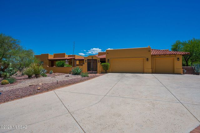 778 E Well Rock Place, Green Valley, AZ 85614