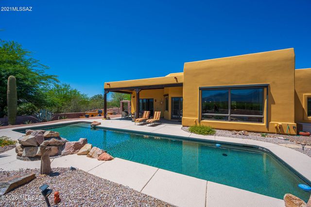 778 E Well Rock Place, Green Valley, AZ 85614