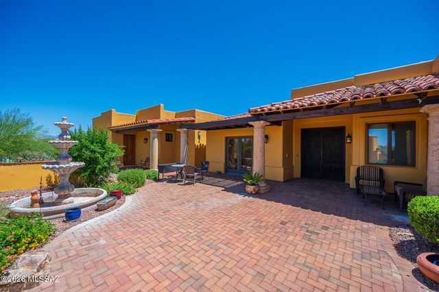 778 E Well Rock Place, Green Valley, AZ 85614