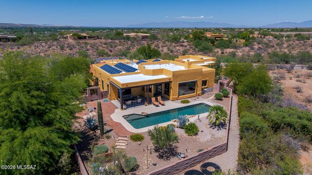 778 E Well Rock Place, Green Valley, AZ 85614