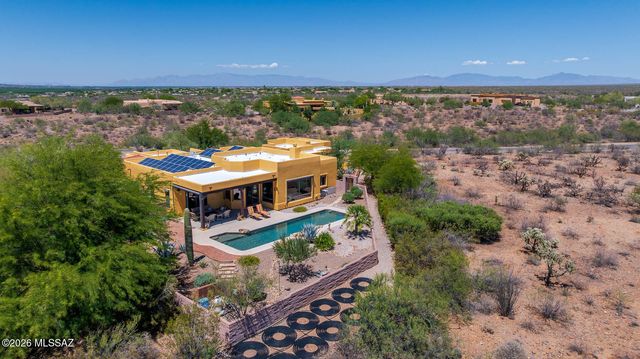 778 E Well Rock Place, Green Valley, AZ 85614