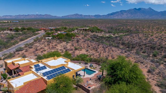 778 E Well Rock Place, Green Valley, AZ 85614