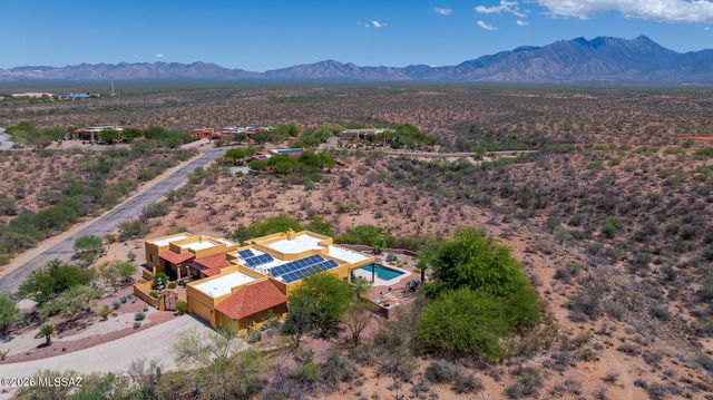 778 E Well Rock Place, Green Valley, AZ 85614