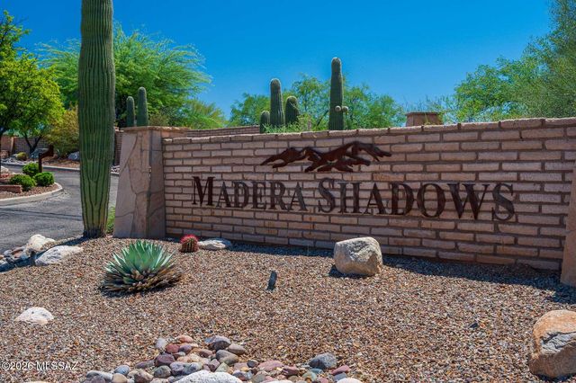 778 E Well Rock Place, Green Valley, AZ 85614