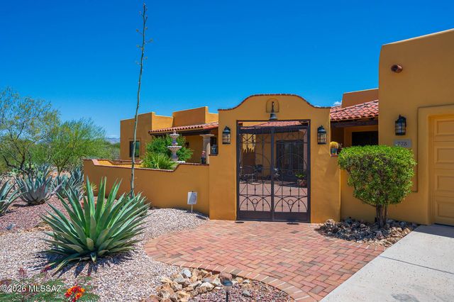 778 E Well Rock Place, Green Valley, AZ 85614