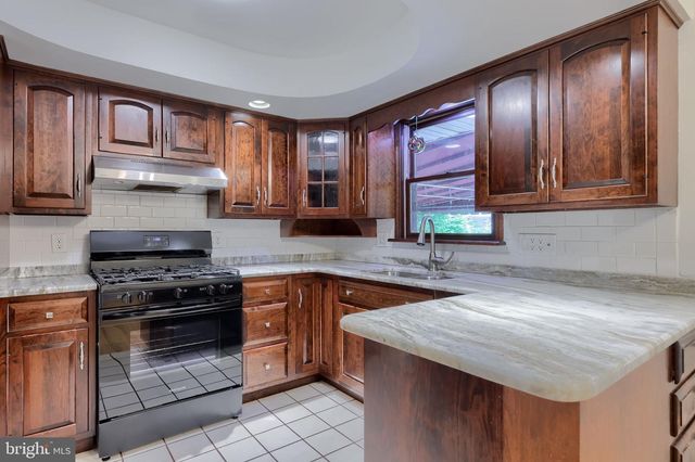 1544 VISTA RD, Lancaster, PA 17601
