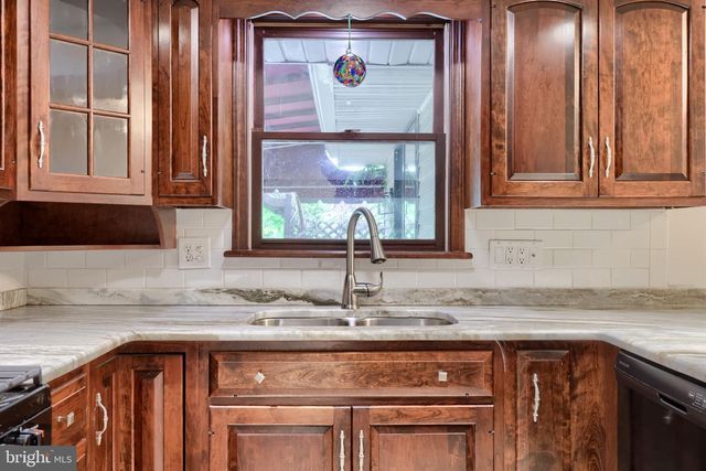 1544 VISTA RD, Lancaster, PA 17601